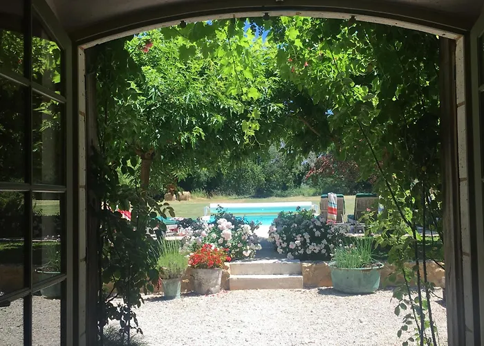 Le Chabrol - A Stunning Dordogne Riverside With Heated Salt Pool ,10 Minutes Walk To Tremolat Cales (Aquitaine)